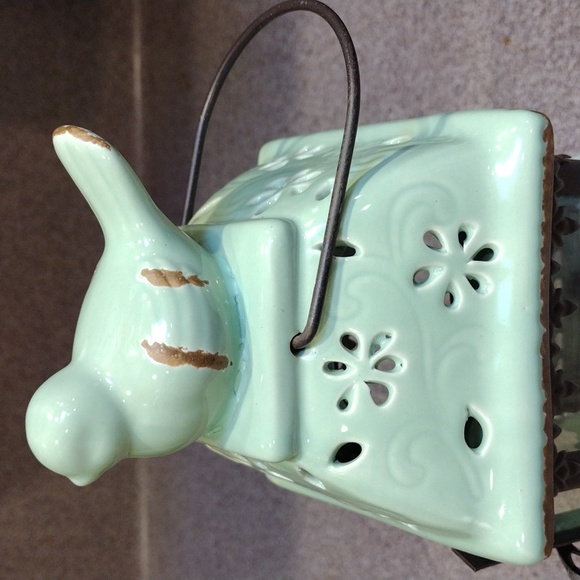 Pastel Green Ceramic Lantern With Dove On Top 🕊️ - Picture 5 of 9